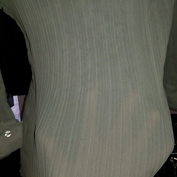 E.k. Designs medium blouse - Picture 6 of 8